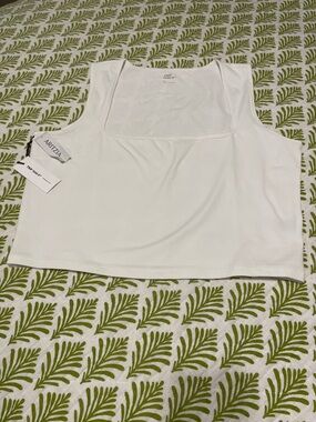 Aritzia White Square-Neck Cropped Tank